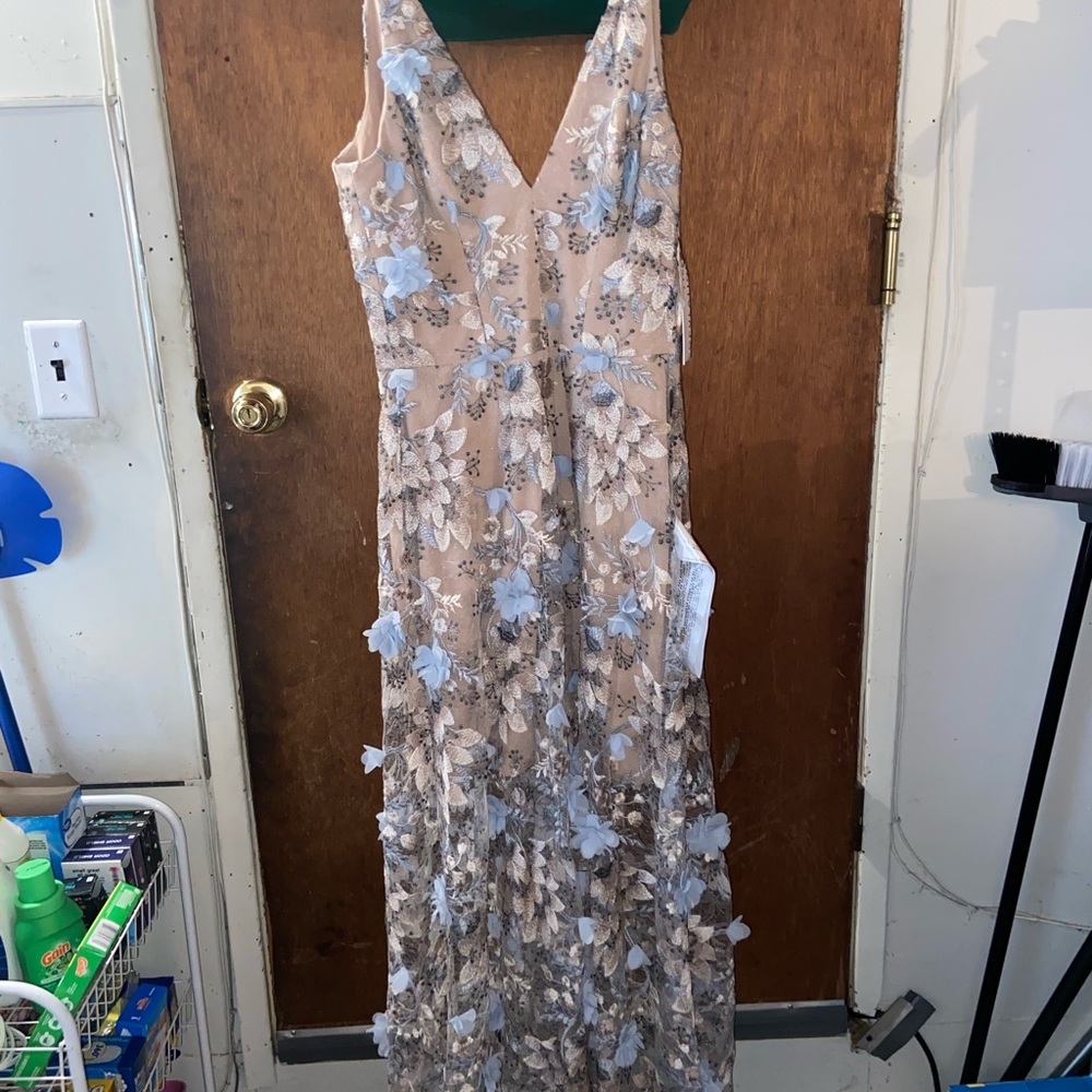 Dress The Population Sidney Deep V-Neck 3D Lace Gown